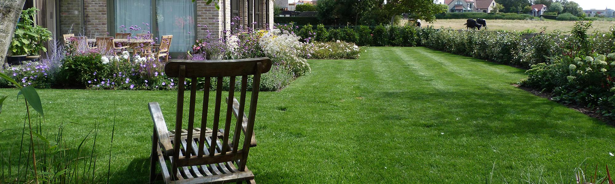 Tuin met zicht op de polders