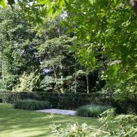 Grote landschapstuin in bosrijk gebied regio Brugge