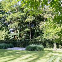 Grote landschapstuin in bosrijk gebied regio Brugge