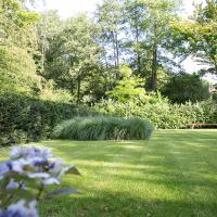 Grote landschapstuin in bosrijk gebied regio Brugge